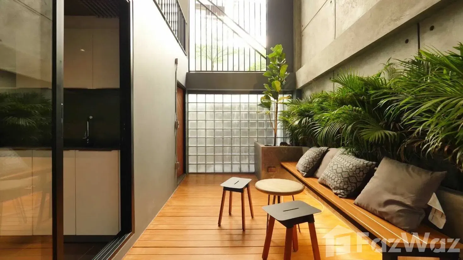picture 5 Bedroom Townhouse for rent in Khlong Tan Nuea, Bangkok  1037782 - 6/22