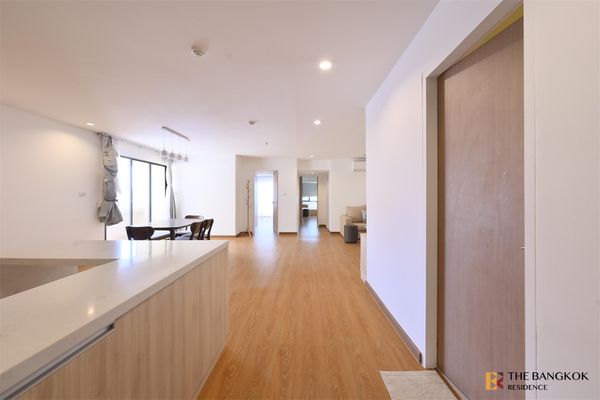 picture Premium Luxury Condo in Prime Location Baan Suanpetch near BTS Phrom Phong - 2/10