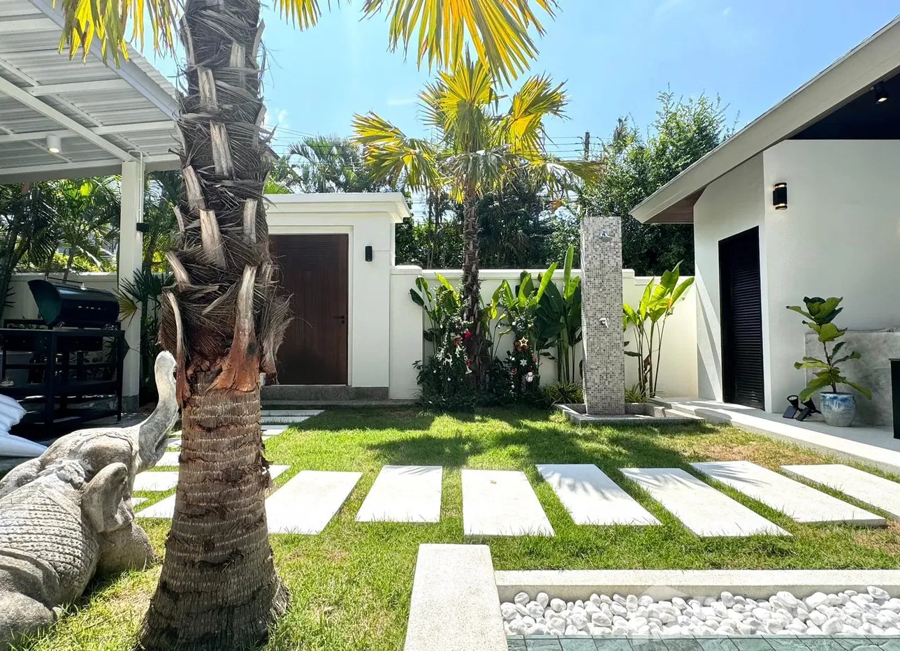 picture 4 Bedroom Villa for sale in Rawai, Phuket  1941834 - 9/21