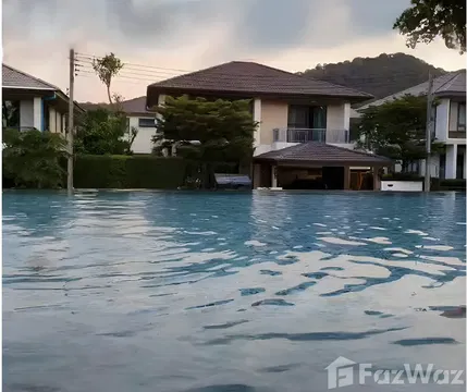 Pool-View House for Sale in Burasiri Village, Koh Kaew 5736289