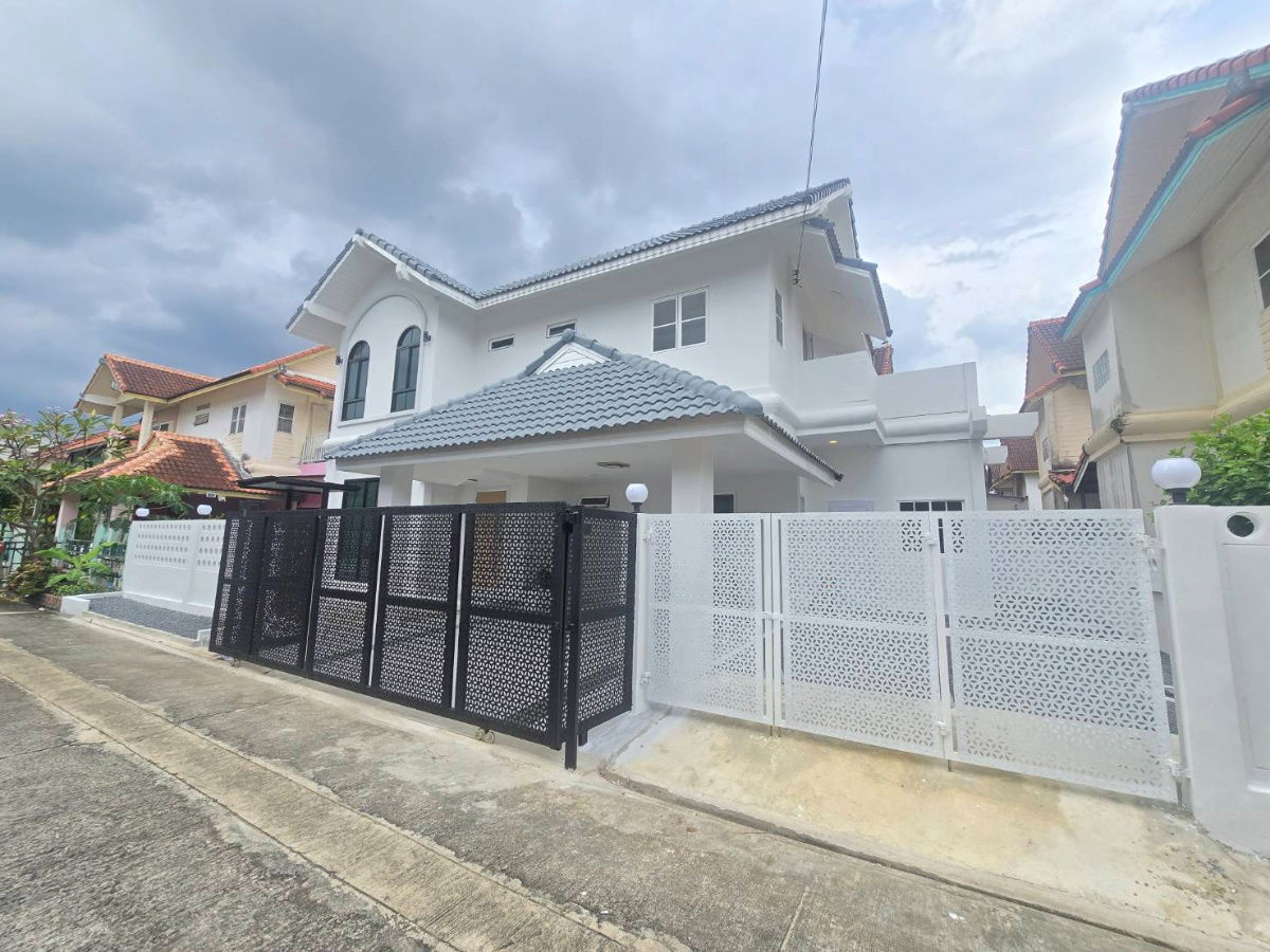 รูป บ้านเดี่ยวหลังใหญ่ กำลังรีโนเวทใหม่ กว้าง ราคาคุ้ม หมู่บ้าน ฮาร์โมนี่วิลล์ ถนนสุขาภิบาล5 ซอย80 แขวงออเงิน เขตสายไหม - รูปที่ 3/49