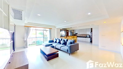 Condos for sale Sukumvit 39 : Royal Castle: Luxury Living at an Unbeatable Price! 1076502