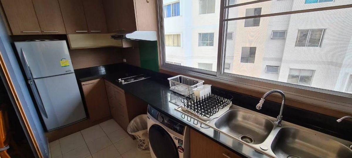 picture City Home Sukhumvit Large Corner Unit, Newly Renovated, BTS Udom Suk Excellent Value! Yield 6%  - 4/9