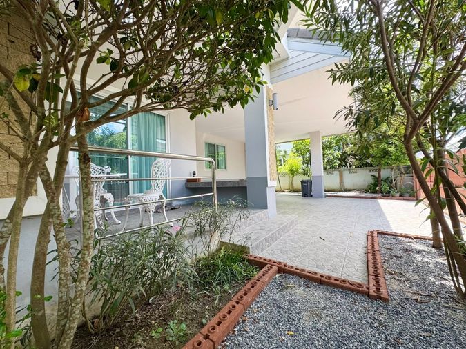 ให้เช่าบ้านเดี่ยวสองชั้น  3 ห้องนอน 3 ห้องน้ำ 1  ห้องรับแขก  1  ห้องครัว  2  ที่จอดรถ 