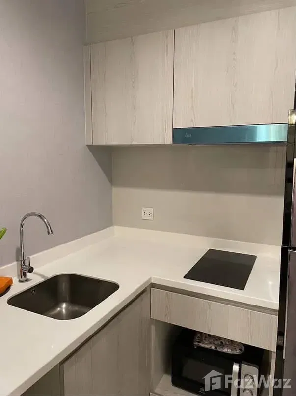 picture Modern 1-Bedroom Condo at Life One Wireless 5767871 - 8/8