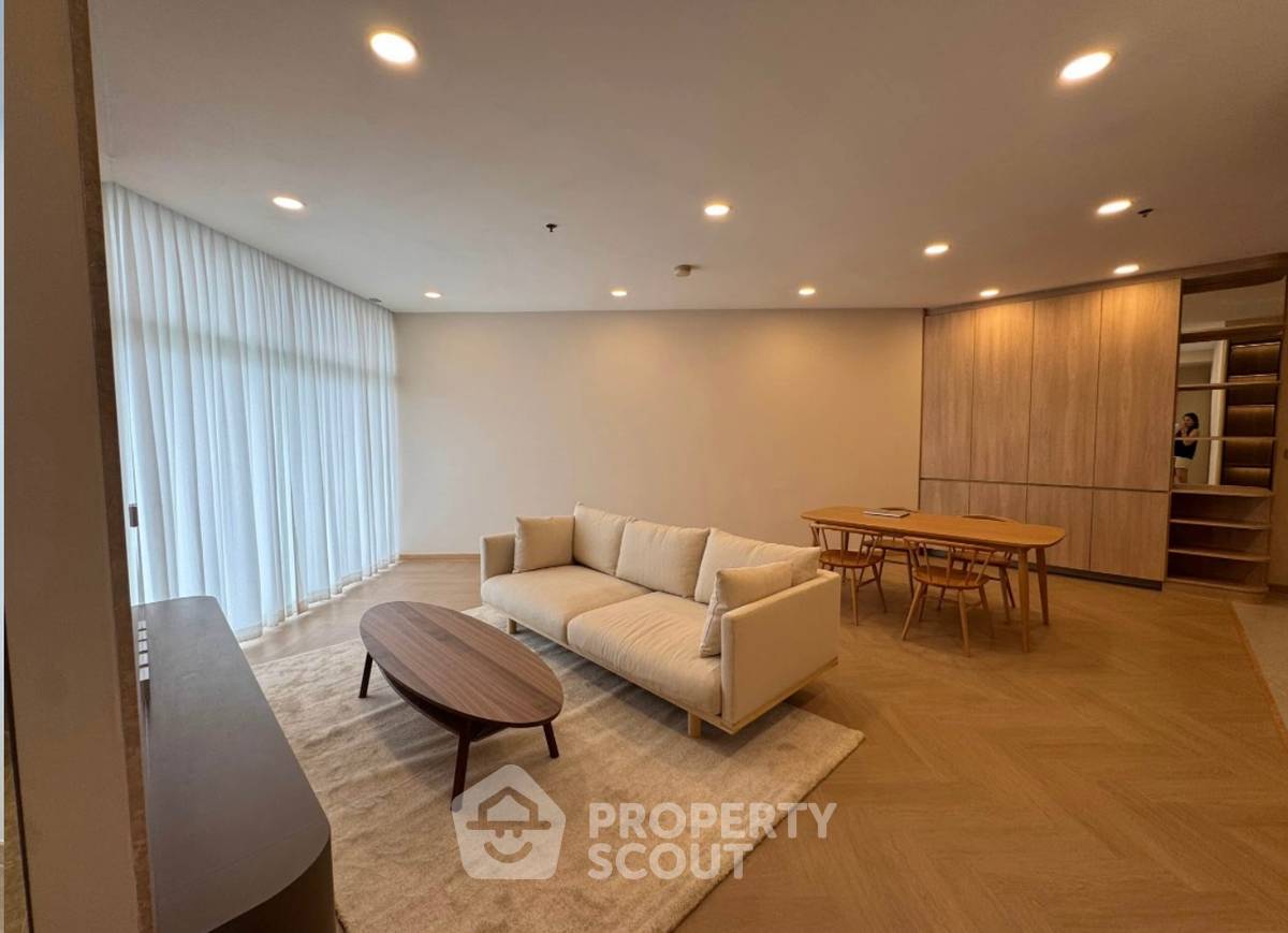 picture 2-BR Condo at Chatrium Riverside Condominium near BTS Saphan Taksin (ID 2356794) - 6/10