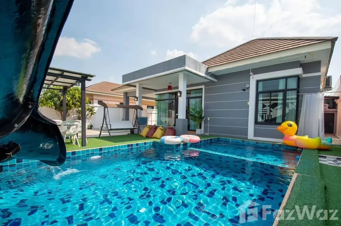 picture Single-Story House with Private Pool 2000851 - 1/27