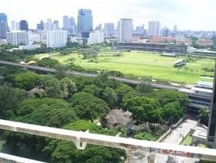 picture Luxury Living at its Finest: Bangkok Condo in Bhiraj Tower at EmQuartier 39009 - 5/5