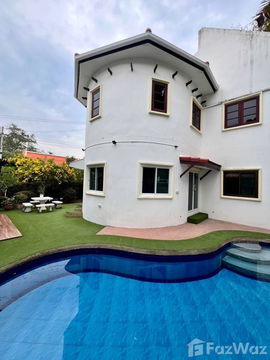 villa full of character, located in a quiet and shady area 1725654