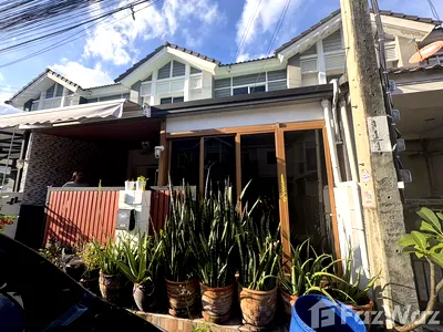 Townhouses for rent Saphan Sung : For Rent: Pruksa Ville 50/1 (Soi Mistine) 5751790