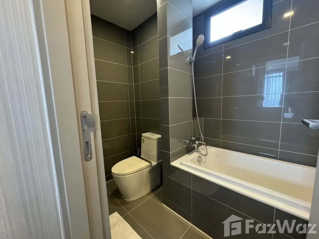 picture M Thonglor 10 5756739 - 3/8