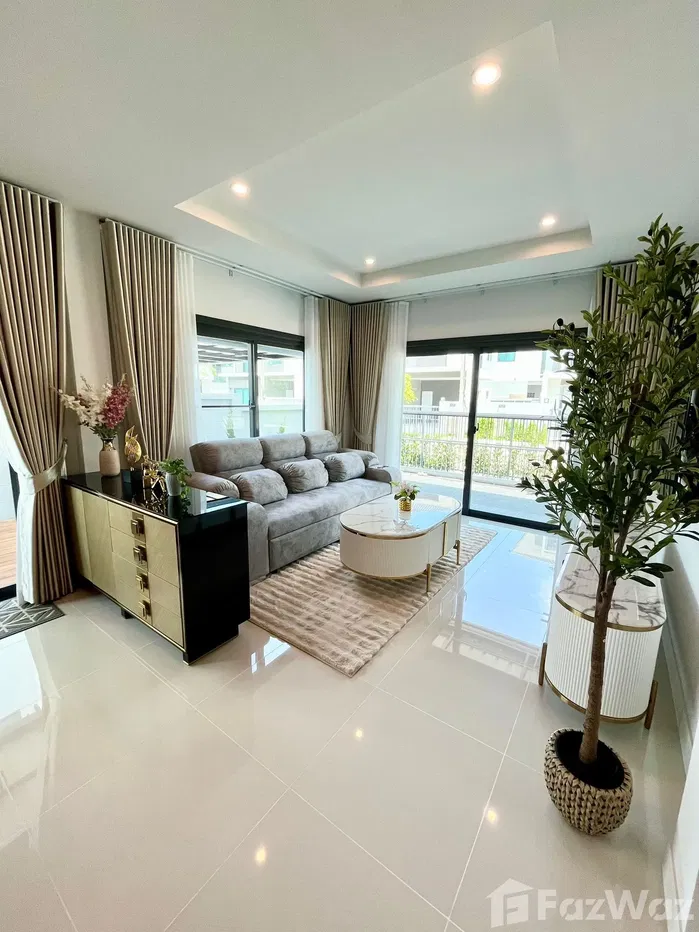 รูป บ้านขนาด 4 ห้องนอน เดินทางสะดวกทั้งออกนอกเมืองและเข้าเมือง 5642878 - รูปที่ 6/29