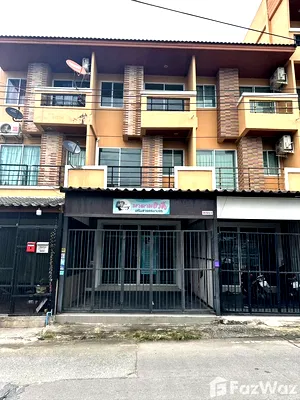 Townhouses for sale Nong Prue, Chonburi : 4 Bedroom Townhouse for sale in Nong Prue, Chon Buri  5747902