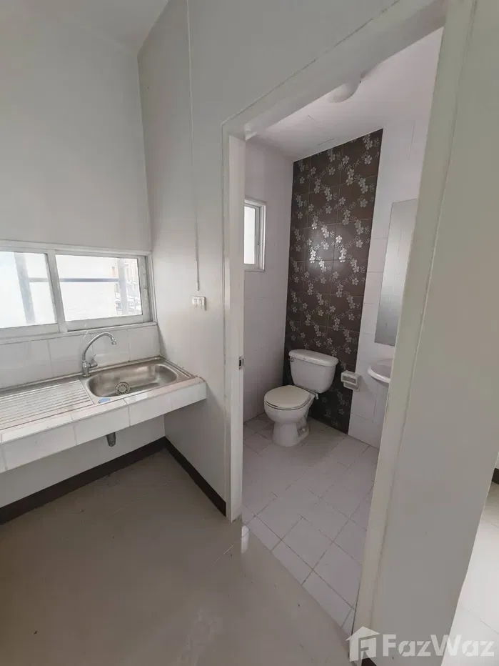 picture 3 Bedroom Townhouse for sale at RK Biz Center Motorway - Airportlink  5746055 - 8/10