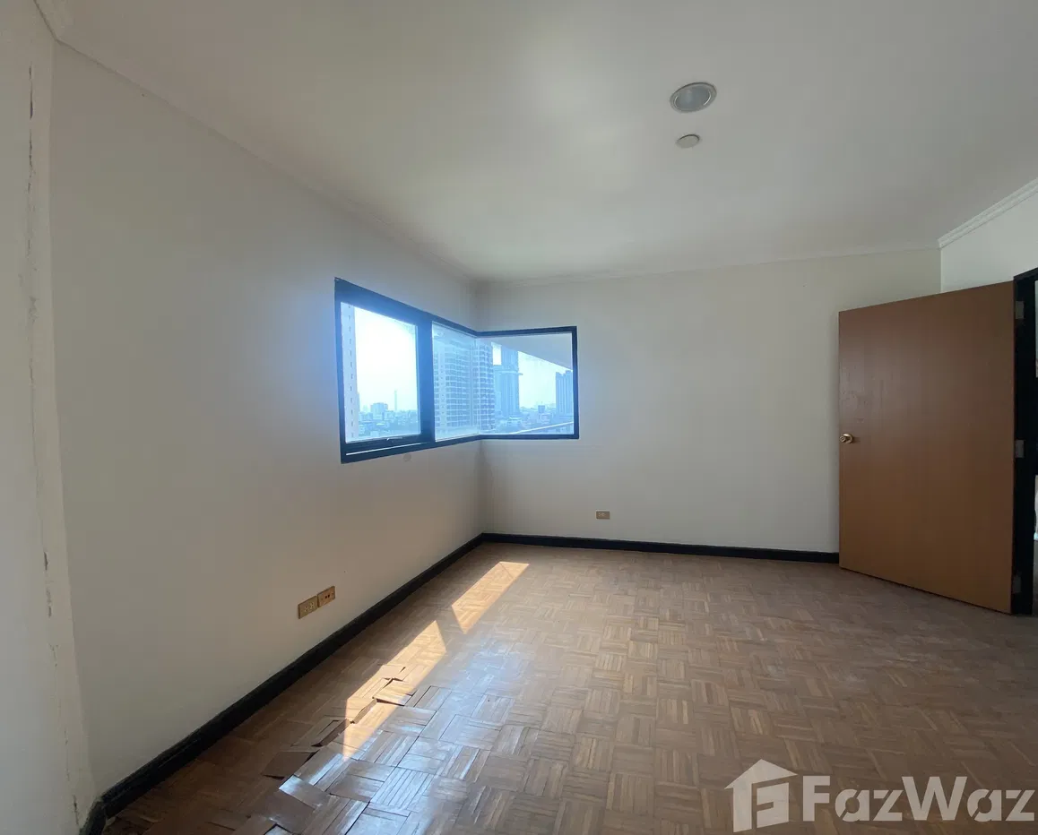 picture 2 Bedroom Condo for sale at Sathorn Gardens 5346141 - 1/8