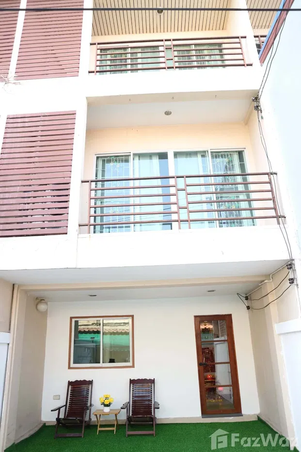 picture 4 Bedroom Townhouse for rent in Talat Bang Khen, Bangkok  5736236 - 2/21