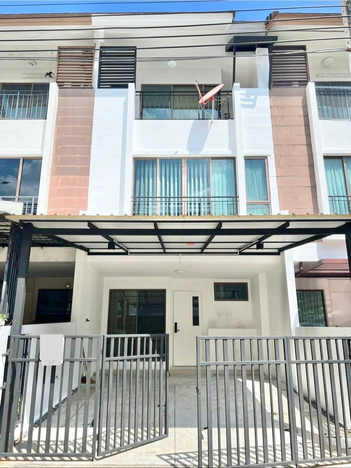 รูป ให้เช่าทาวน์โฮม เดอะ ไพรเวท สุขุมวิท-บางจาก (The Private Sukhumvit-Bangchak)  อยู่ซ.สุขุมวิท97/1 (ซอยอยู่ตรงข้ามทางด่วนสุขุมวิท62) - รูปที่ 1/9