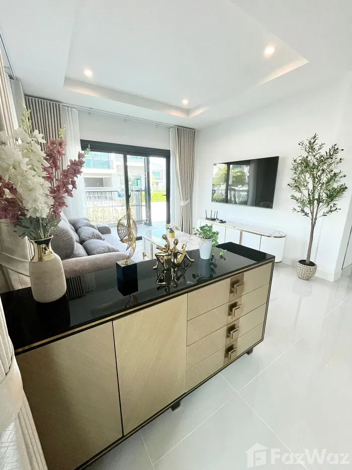 รูป บ้านขนาด 4 ห้องนอน เดินทางสะดวกทั้งออกนอกเมืองและเข้าเมือง 5642878 - รูปที่ 10/29