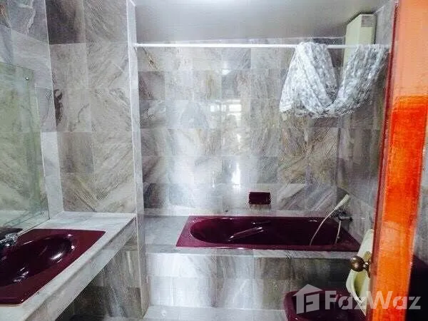picture 5 Bedroom Townhouse for sale in Khlong Tan Nuea, Bangkok  1119544 - 8/16