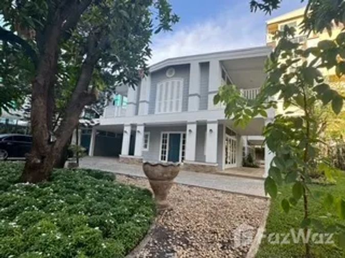 4-bed house for rent, 500 sqm, 270 sq wah, Ratchathewi