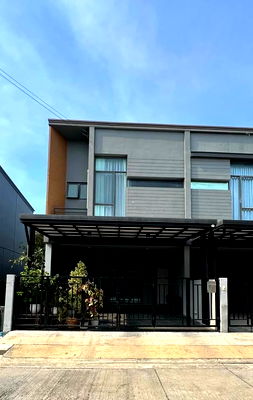 เช่าทาวน์โฮม ถนนศรีนครินทร์-ร่มเกล้า : ให้เช่าทาวน์โฮม เวิร์ฟพระราม 9 บ้านหลังมุม ตกแต่งสวย ( SPSEVE1342 )