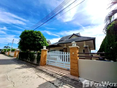 Houses for sale Thap Tai, Prachuap Khiri Khan : 3 Bedroom 2 bathrooms House at Emerald Green 5736508