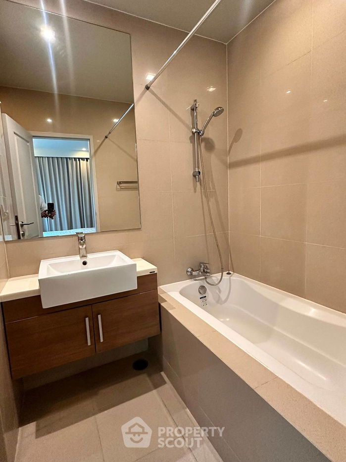 picture 1-BR Condo at Noble Refine Prompong near BTS Phrom Phong (ID 1272327) - 9/14