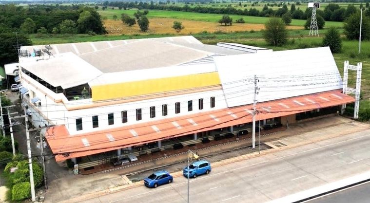 ขายที่ดิน อาคารโชว์รูม พร้อม โกดังสินค้า 4 ไร่ ทำเลทอง ติดถนนมิตรภาพ เดินทางสะดวก  ใจกลางเมืองพิษณุโลก