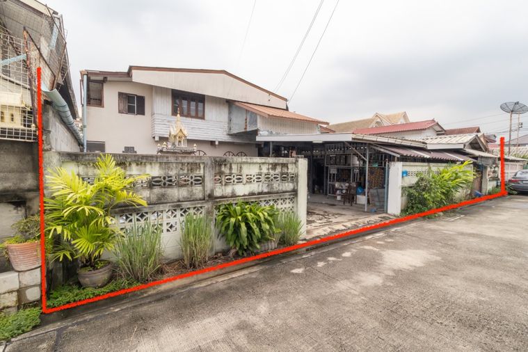 ขายบ้านพร้อมที่ดิน ทำเลติวานนท์ ใกล้แยกสวนสมเด็จ – ตลาดดวงแก้วพลาซ่า ราคาน่าลงทุนสุดในย่านนี้