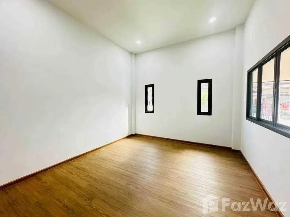picture House 5746893 - 8/19