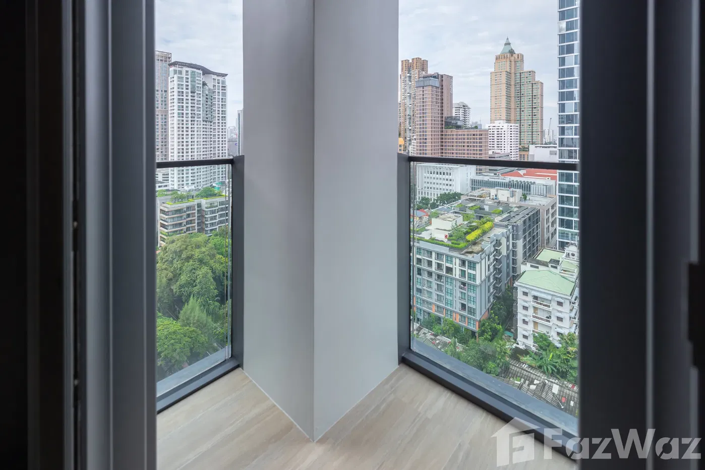 picture ... 2577058 - 7/8