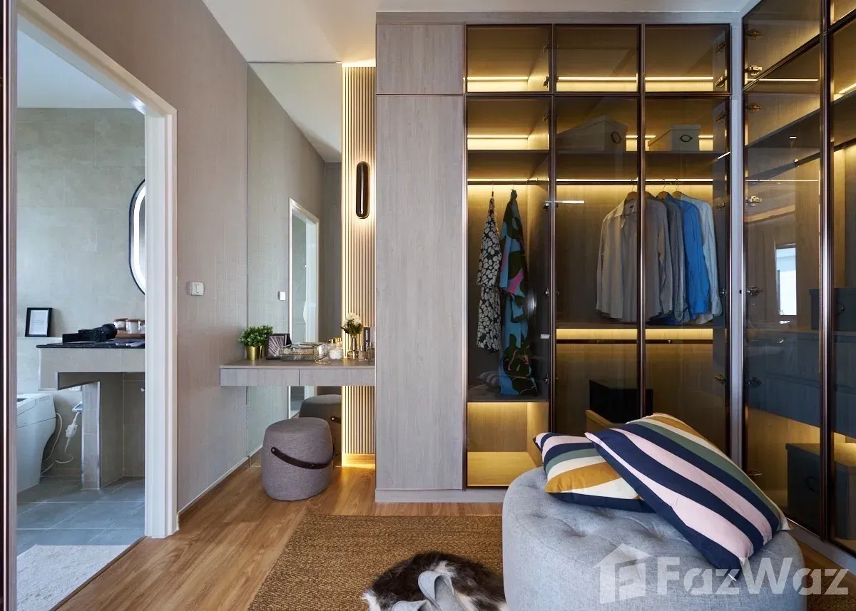 picture 4 Bedroom Townhouse for sale at Sol Midtown Petchkasem–Sathorn  1929200 - 1/9