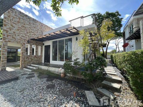 Villa for Sale with Rooftop Terrace at Hua Hin Seaview 1679926