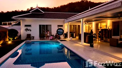 Houses for sale Prachaubkirikhan : Outstanding location - very quite but 3 minutes to Bluport  1367620