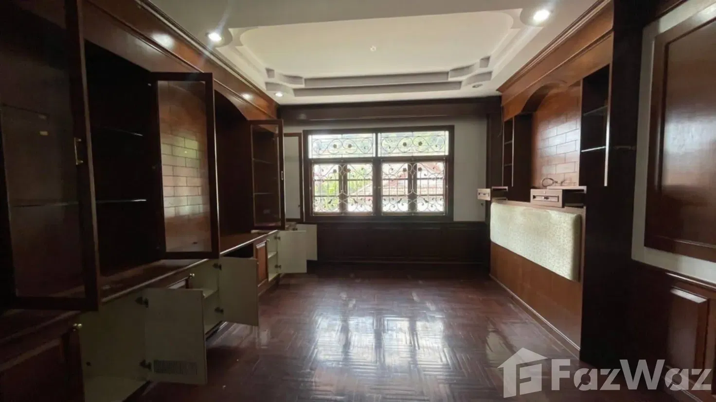 รูป บ้านเดี่ยว สองชั้น ขายตามสภาพ 5754897 - รูปที่ 10/20