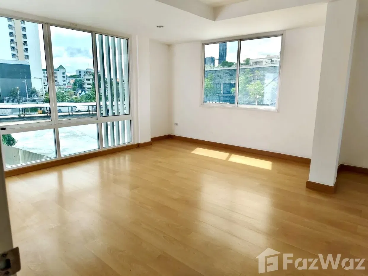 รูป ขาย ทาวน์เฮ้าส์ 5 ห้องนอน ใน คลองตันเหนือ, กรุงเทพมหานคร 1895793 - รูปที่ 16/21