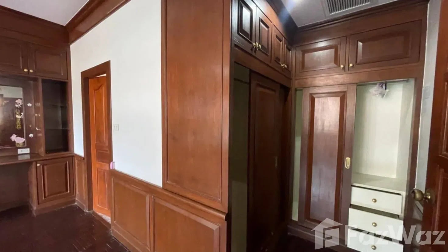 รูป บ้านเดี่ยว สองชั้น ขายตามสภาพ 5754897 - รูปที่ 13/20