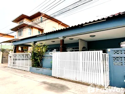 Houses for rent Crystal Design Center : 3 Bedroom House for rent in Lat Phrao, Bangkok  1760078