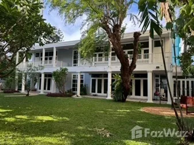 4-bed house for rent, 500 sqm, 270 sq wah, Ratchathewi