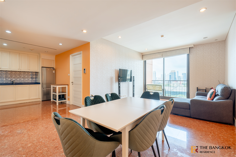 Aguston Sukhumvit 22  Luxury Condo at Special Price