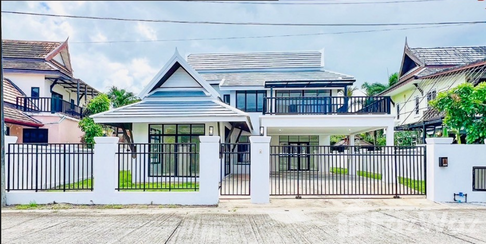 Tropical Villa for Sale in Chalong, Phuket – Prime Location 1934112