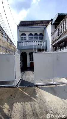 Townhouses for rent King Mongkut s University of Technology North Bangkok  : 2 Bedroom Townhouse for rent in Wong Sawang, Bangkok  1705760