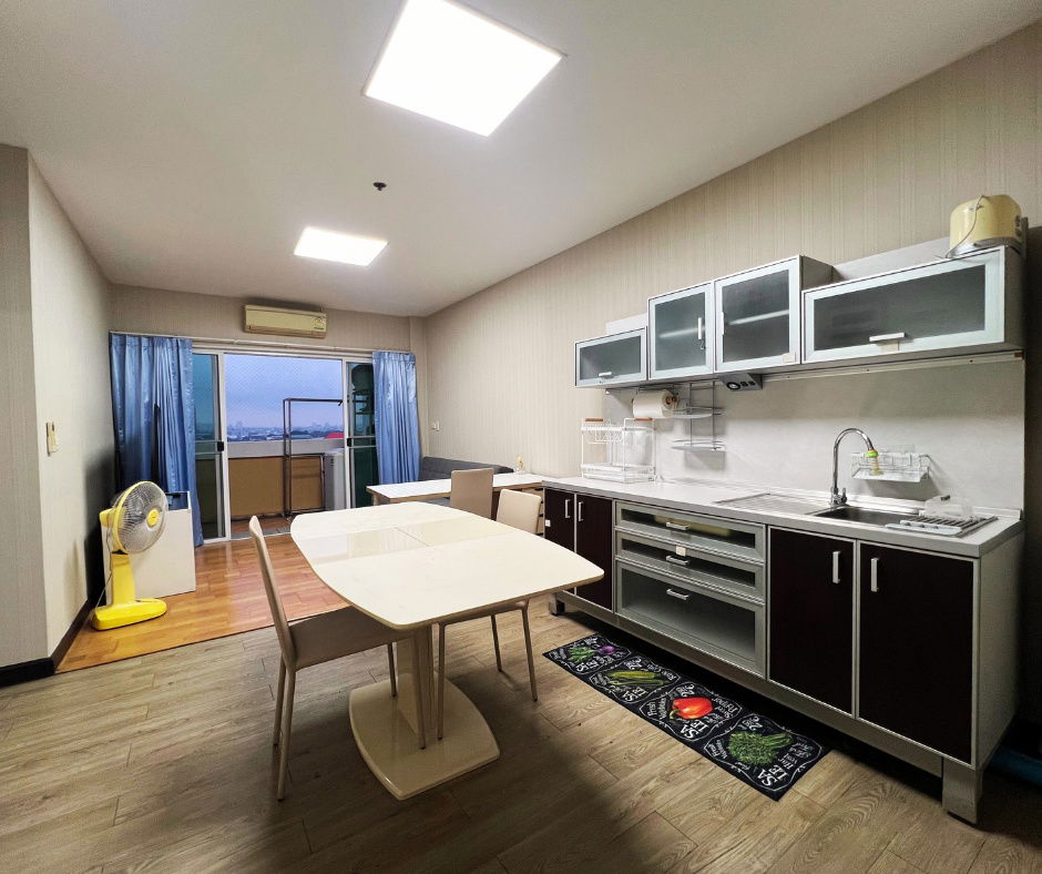 picture Corner Unit Condo for Sale – 2 Bedrooms, 9th Floor, Great View, Near MRT - 5/21