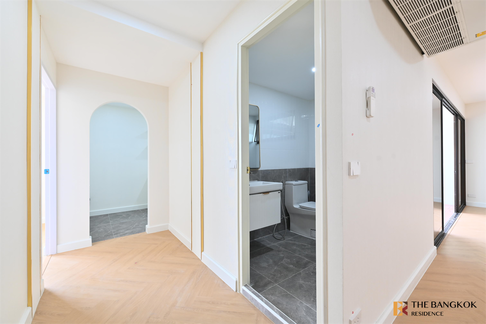 Prestige Tower near MRT Sukhumvit Station Easy Start with a City Dweller Lifestyle
