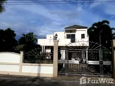 Houses for sale Suan Dusit Rajabhat University Hua Hin : Buy a Spacious 200 SqM Villa: ฿7,800,000 ($39,000/SqM)! 1112190