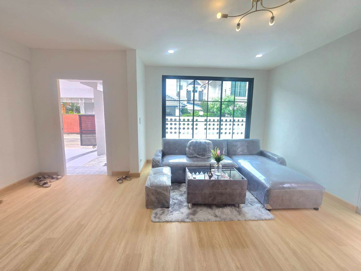รูป บ้านเดี่ยวหลังใหญ่ กำลังรีโนเวทใหม่ กว้าง ราคาคุ้ม หมู่บ้าน ฮาร์โมนี่วิลล์ ถนนสุขาภิบาล5 ซอย80 แขวงออเงิน เขตสายไหม - รูปที่ 14/49