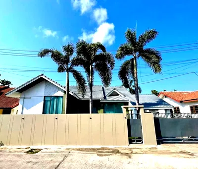 Houses for sale Bang Lamung Chonburi : 3 Bedroom House for sale in Huai Yai, Chon Buri  5355398