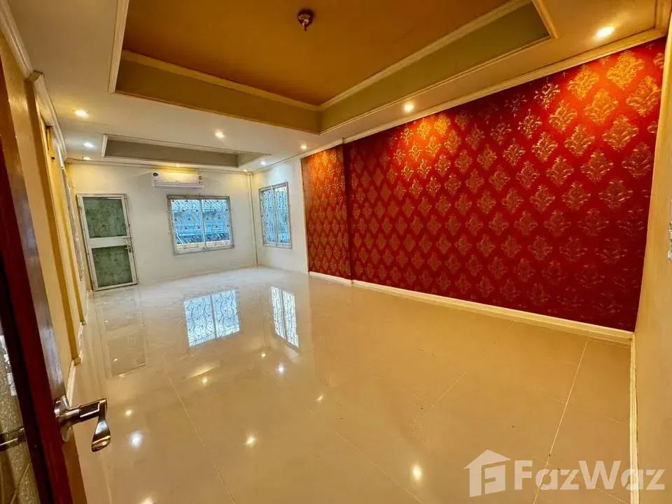 picture 3 Bedroom Townhouse for rent in Bang Khun Si, Bangkok  5754565 - 4/18