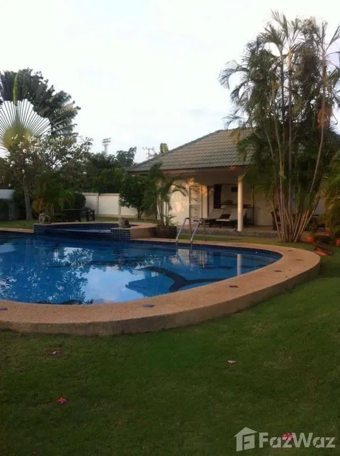 picture Buy a Spacious 200 SqM Villa: ฿7,800,000 ($39,000/SqM)! 1112190 - 14/15