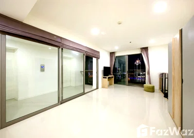 Condos for sale : Breezy High-Floor Living with a View at Starview Condo 5739023
